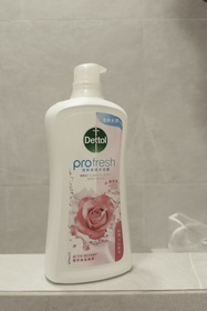 Chloeincosme-Dettol 滴露ProFresh清爽保濕沐浴露(玫瑰及白麝香)_1