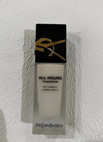 Chloeincosme-YSL BEAUTÉ恆時輕透霧光粉底液_1