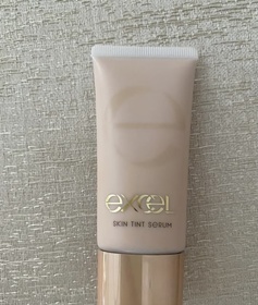 Emily Leung-excel光感美肌精華防曬粉底液_1