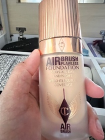 Micwy-Charlotte Tilbury輕盈無瑕粉底液 (NEXT GEN粉底)_1