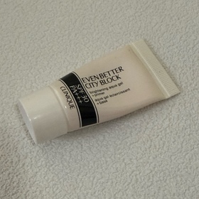 橘子貓-CLINIQUE勻淨科研抗污染亮白水凝防曬底霜_1