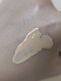 Kitty -shu uemura 植村秀unlimited 無限輕透持妝粉底液 (小方瓶 2.0)_2