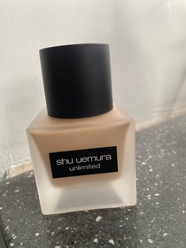 Jennifer cheng -shu uemura 植村秀unlimited 無限輕透持妝粉底液 (小方瓶 2.0)_1