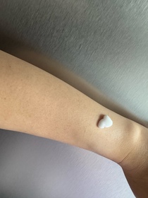 Shirlin Ho-NIVEA極潤低敏修護乳液（無香版）_3