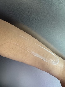 Shirlin Ho-NIVEA極潤低敏修護乳液（無香版）_4