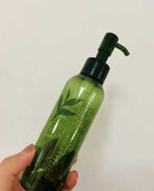 Emily Leung-INNISFREE綠茶卸妝油_1