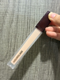 TinaWongLK-HOURGLASSVANISH™無瑕遮瑕液_1