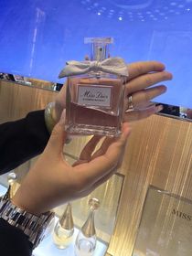 Jessie C-DiorMiss Dior Blooming Bouquet 淡香薰_2