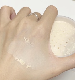 chewyfruit-LAURA MERCIER柔光透明蜜粉_3