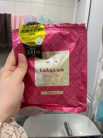 羅小白-LuLuLunLuLuLun 補濕濃潤化妝水面膜_1