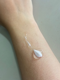 Hei Siuhei-NIVEADERMA CARE科研 舒敏修護雙管精萃凝乳_2