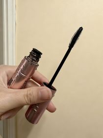 Kitty -MAYBELLINE飛天翹防水睫毛膏_1