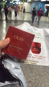 羅小白-OLAY胜肽專研緊緻滋潤面霜_1