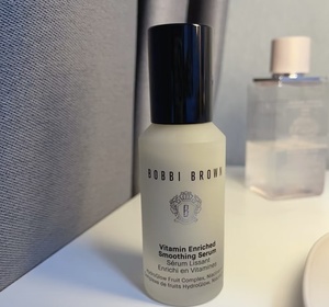 Emily Leung-BOBBI BROWN維他命營養柔亮精華_2