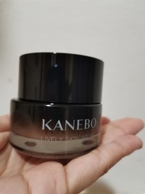 Janjan-KANEBO 原生活力精華粉底霜_1