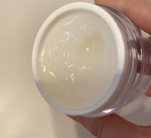 Emily Leung-SOFINA Jenne水油平衡啫喱乳液_2