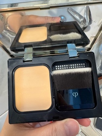 Rosa-Clé de Peau Beauté鑽光雲霧粉餅 SPF25 PA++ (連粉撲)_1