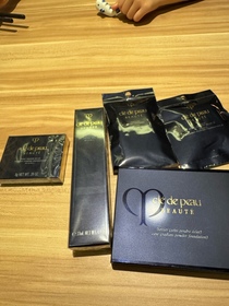 Rosa-Clé de Peau Beauté鑽光雲霧粉餅 SPF25 PA++ (連粉撲)_2