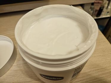 lonia-Vaseline凡士林®特潤修護精華雪融霜_2