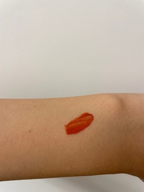 Lukeee-ARMANI Beauty絲絨水漾唇釉_1