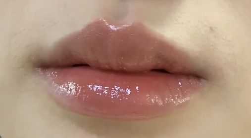 Emily Leung-NIVEA亮色潤唇膏_1