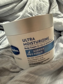 ChingLam-Vaseline凡士林®特潤修護精華雪融霜_2