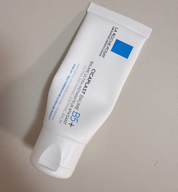 Kathy Wai-LA ROCHE-POSAYCICAPLAST B5萬用修復霜_2