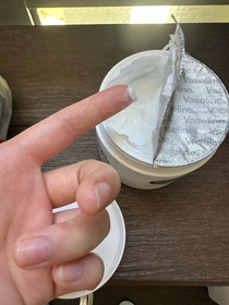 connie_daily_-Vaseline凡士林®特潤修護精華雪融霜_1