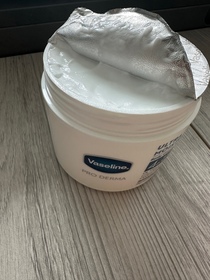 Cherrie-Vaseline凡士林®特潤修護精華雪融霜_2