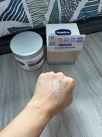 Cherrie-Vaseline凡士林®特潤修護精華雪融霜_4