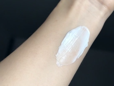 Emily Leung-L'Occitane en Provence乳木果潤膚露_1