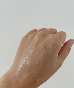 Emily Leung-Avene極致滋潤護手霜_1