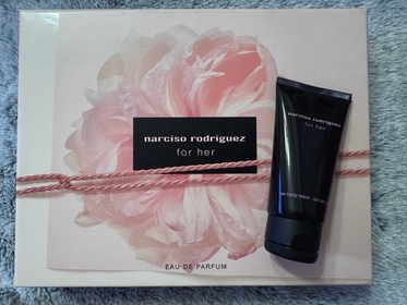 Tobimak-narciso rodriguezfor her 淡香氛身體潤膚乳_3