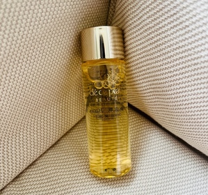 Desse-Clé de Peau Beauté鉑鑽凝亮柔膚水_1