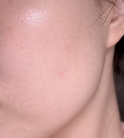 Emily Leung-INNISFREE維他命C綠茶酵素透亮精華_1