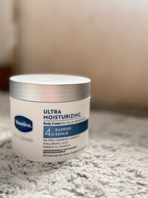 Elaine-Vaseline凡士林®特潤修護精華雪融霜_1