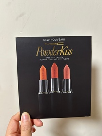 Emilyyy-M.A.C輕吻雲霧保濕唇膏 _1