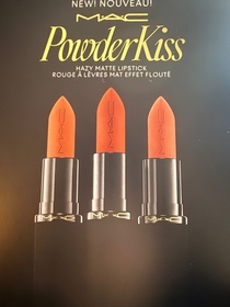 3寶mamama-M.A.C輕吻雲霧保濕唇膏 _1