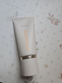 JuneL-RMK水光緊緻粉底霜_1