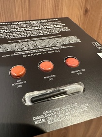 isabeloclock-M.A.C輕吻雲霧保濕唇膏 _4