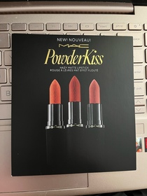 vivivia-M.A.C輕吻雲霧保濕唇膏 _4