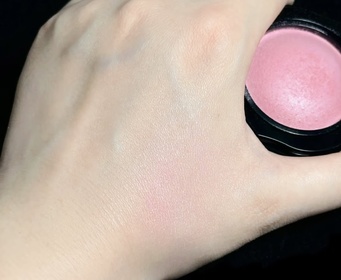 Emily Leung-Visée透潤胭脂_1