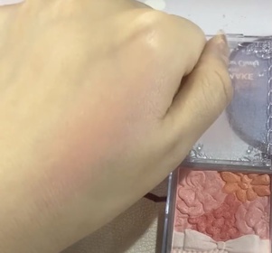 布吶吶-CANMAKE TOKYO花漾瑰麗胭脂_1