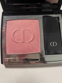 Kitty -Dior傲姿胭脂_1