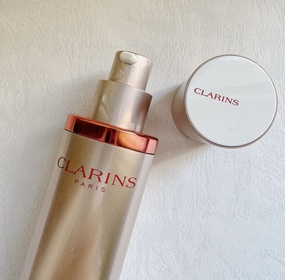 Sakura醬-CLARINS纖顏緊緻精華_2