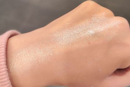 Hellobeauty -CEZANNEPearl Glow Highlight_2