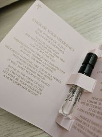 lonia-Charlotte TilburyLOVE FREQUENCY 香水_2