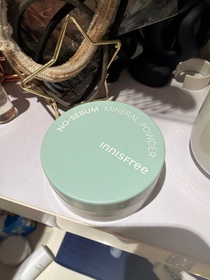 Yoyo-INNISFREE控油礦物散粉 (礦物控油碎粉)_1