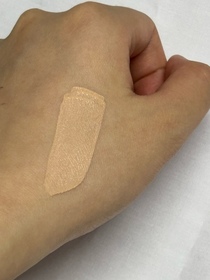 Q能Q-ARMANI BeautyPower Fabric Pro 專業柔霧持妝粉底液_2