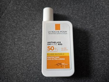 Momojoejoe - 廢青環遊世界-LA ROCHE-POSAYANTHELIOS 全效廣譜輕盈隔離乳液 SPF50+_1